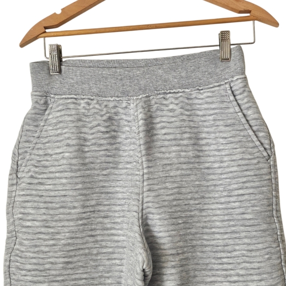 Athleta Barrel Leg Ribbed Quilted Cropped Sweatpants Joggers, Gray, XS Petite - Picture 3 of 9